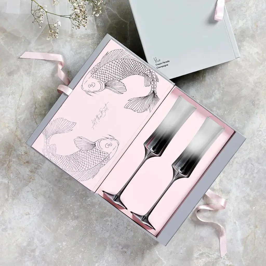 Dream_Parade_giftbox_1_00c88a1b-d962-44f8-8552-97c5107bdecf.webp