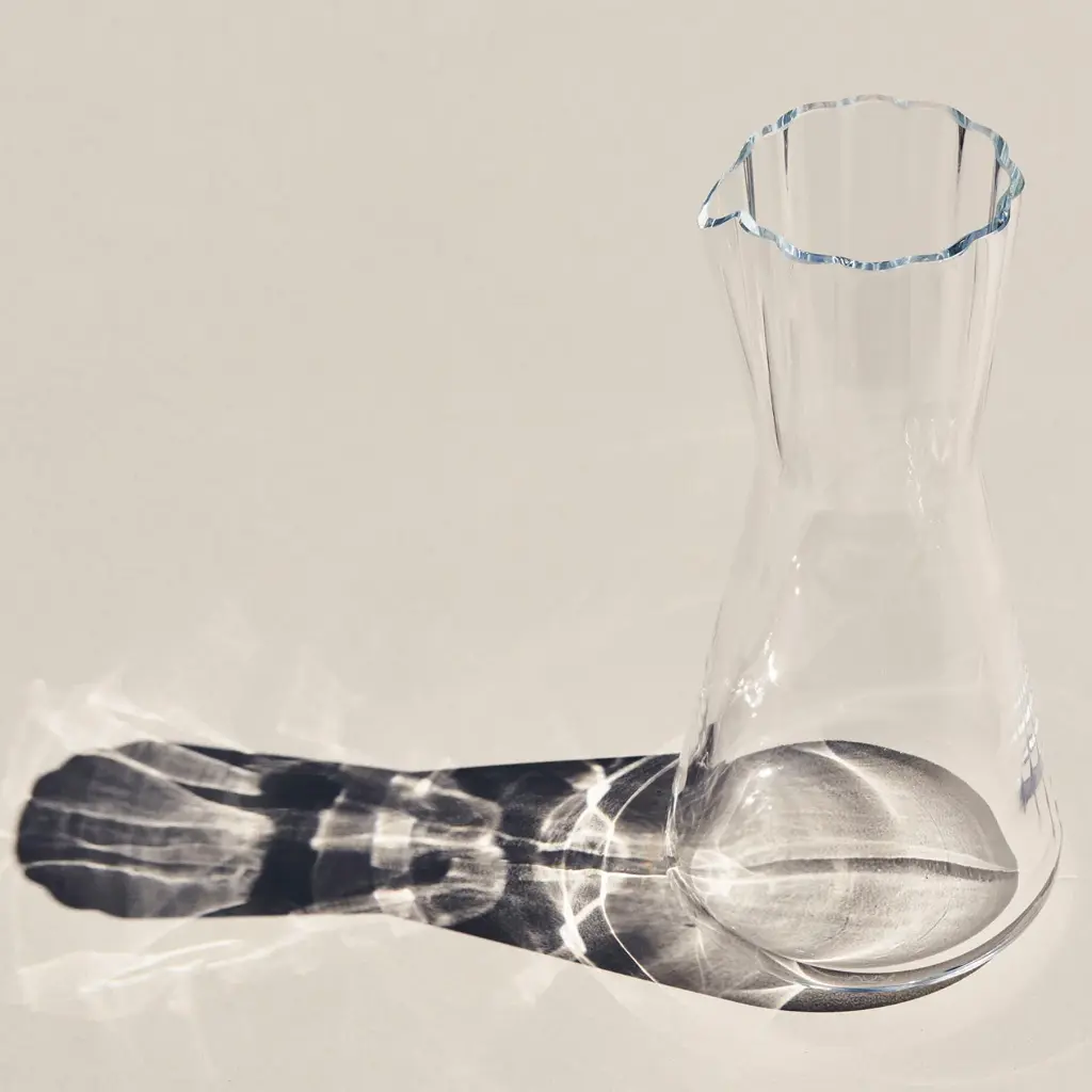 duzenlemeler_0004_Lifestyle_-_Lady_Water_Carafe_Clear_-_28783_v2.webp